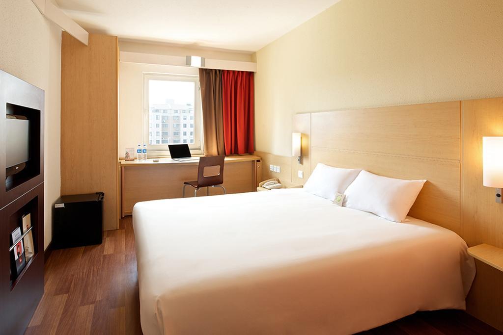 Ibis Ningbo Qianhu Plaza Hotel Zewnętrze zdjęcie