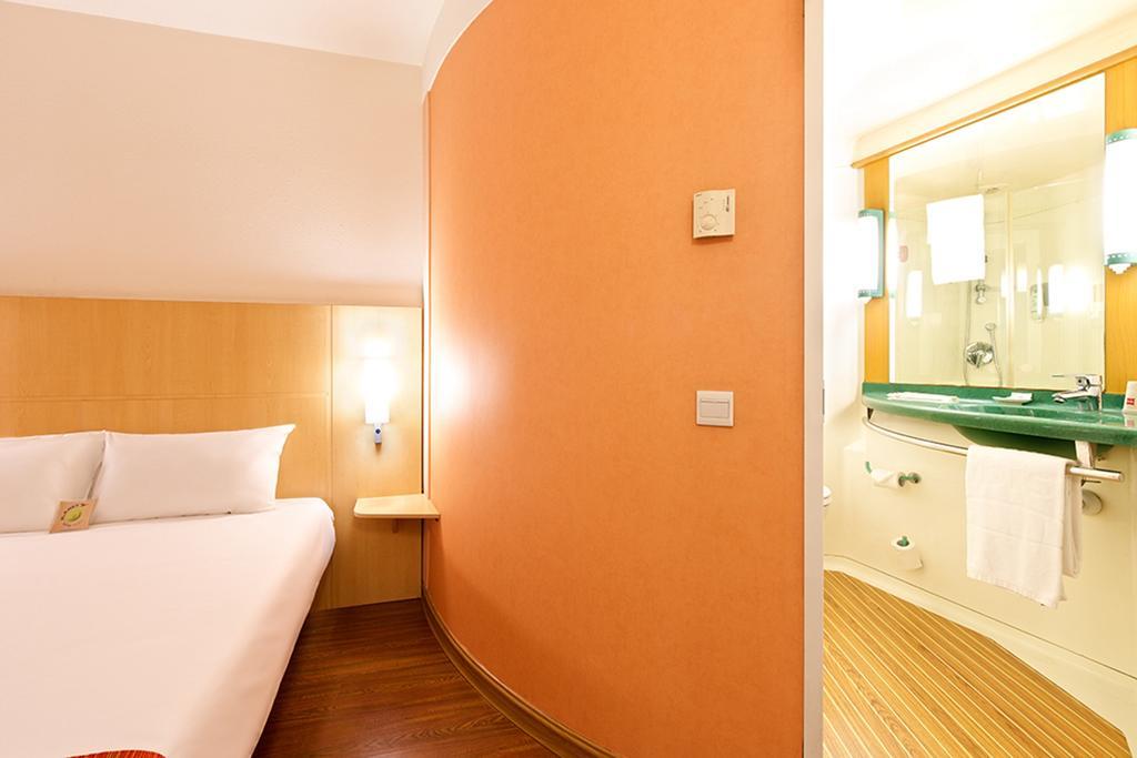 Ibis Ningbo Qianhu Plaza Hotel Zewnętrze zdjęcie