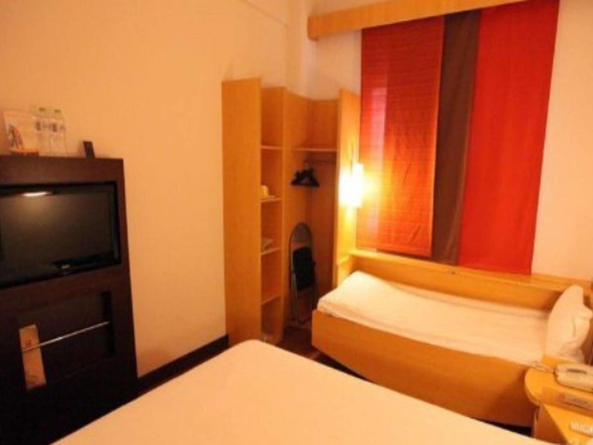 Ibis Ningbo Qianhu Plaza Hotel Zewnętrze zdjęcie