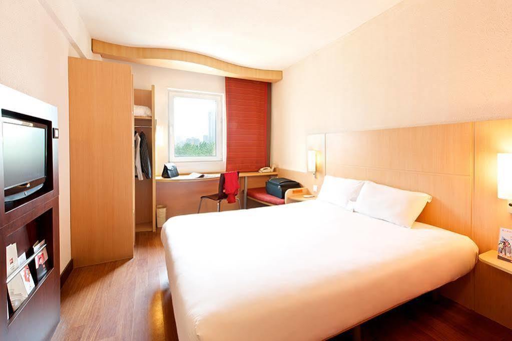 Ibis Ningbo Qianhu Plaza Hotel Zewnętrze zdjęcie