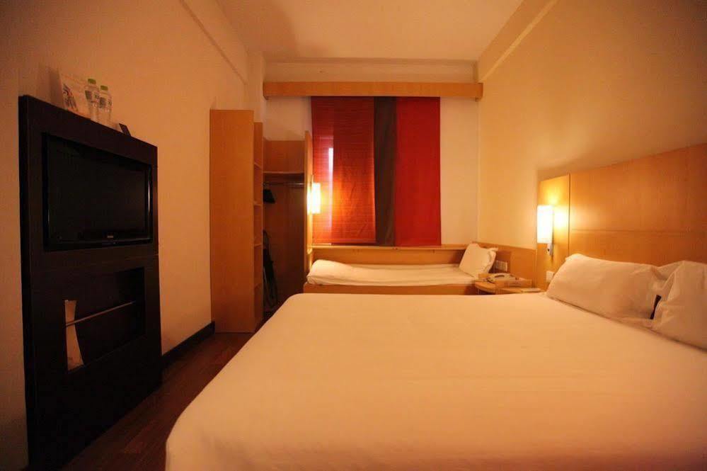 Ibis Ningbo Qianhu Plaza Hotel Zewnętrze zdjęcie