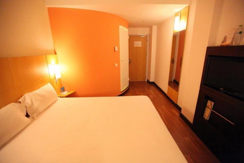 Ibis Ningbo Qianhu Plaza Hotel Zewnętrze zdjęcie